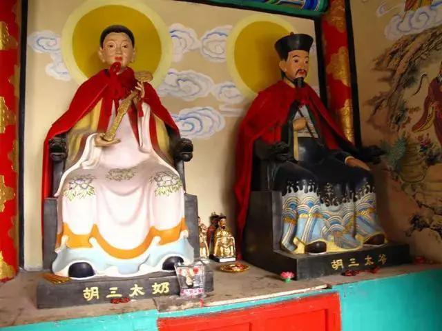 弟子如何保护自己不被香客影响?