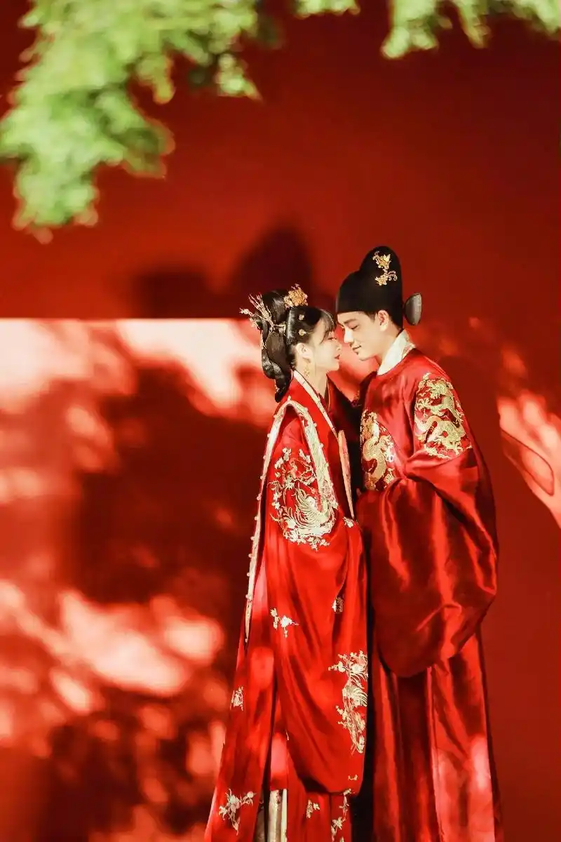 夫妻宫揭秘：紫微斗数中的婚姻密码