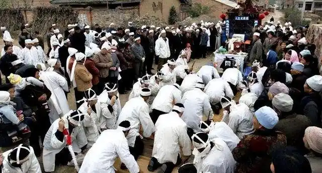 出殡为什么不能回头?