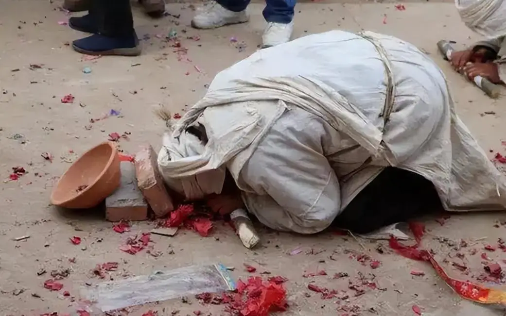 出殡摔盆是什么意思